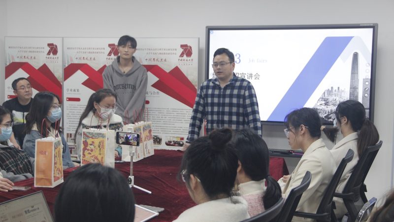 全媒体运营师证书，含金量几何？**